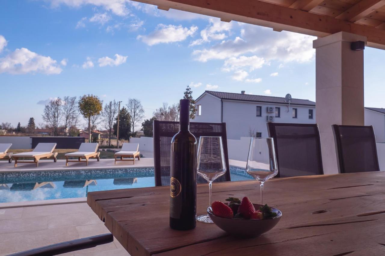 Villa Lydia Marcana Exterior photo