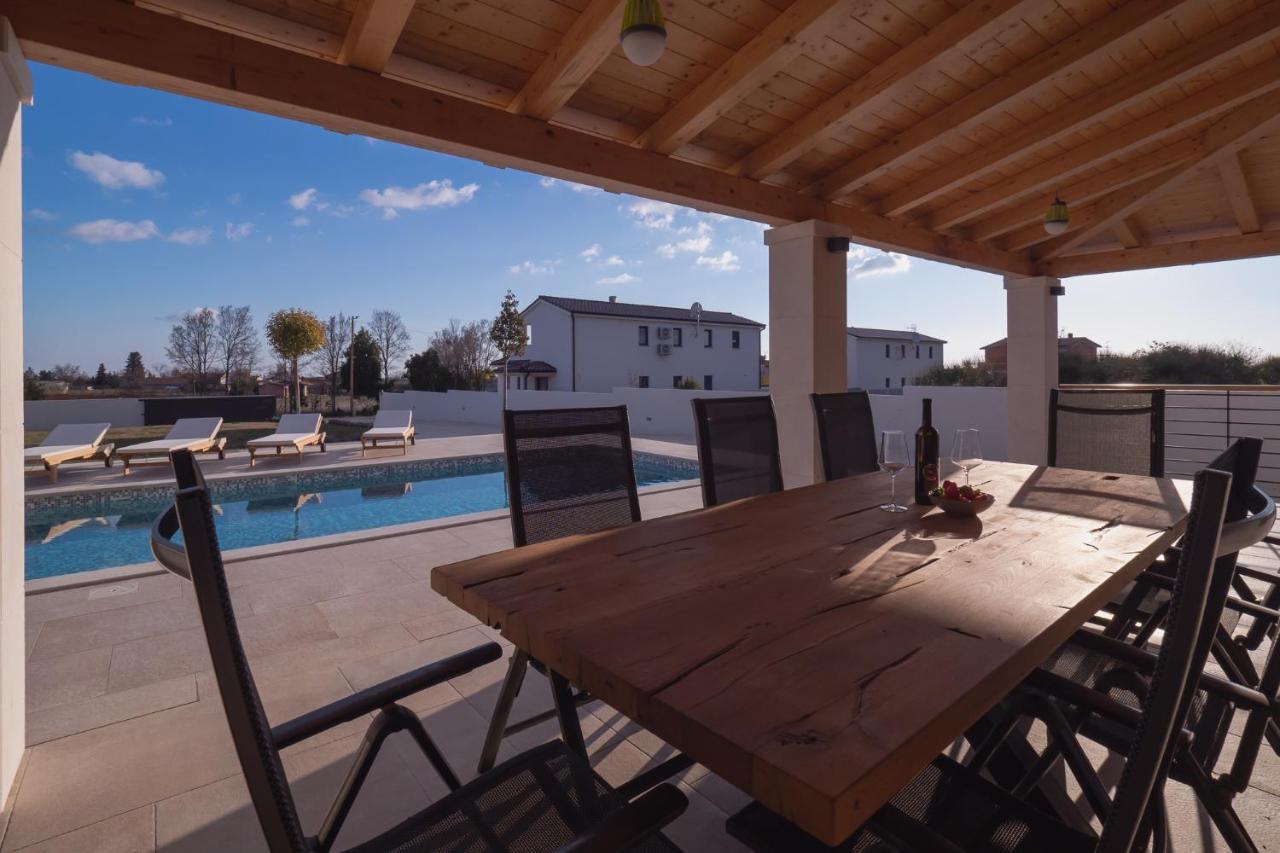 Villa Lydia Marcana Exterior photo